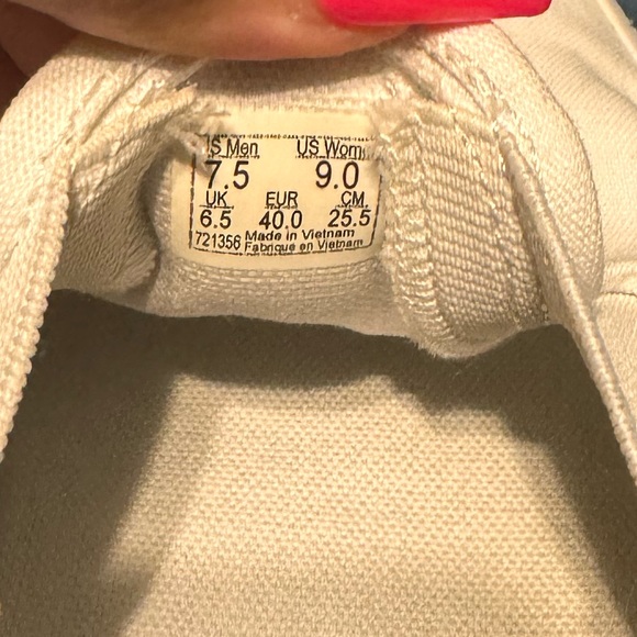 White slip on vans - Picture 2 of 2